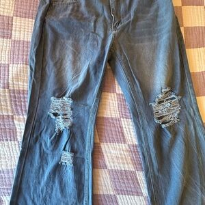 Levi's Distressed Ankle Jeans in Charcoal